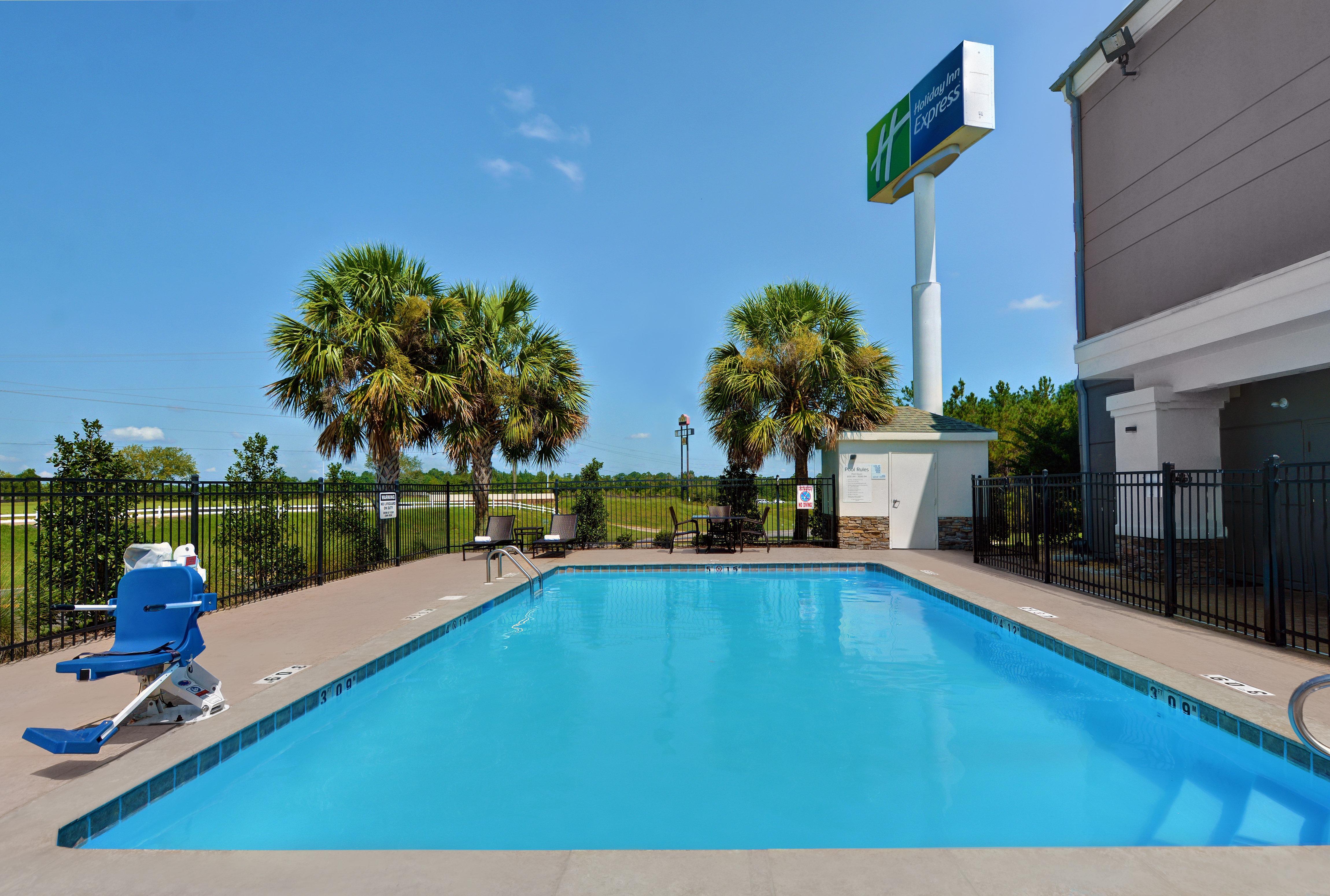 Holiday Inn Express Atmore By Ihg Exterior foto